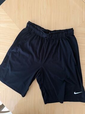 Nike Men’s Black Athletic Training Shorts with Pockets